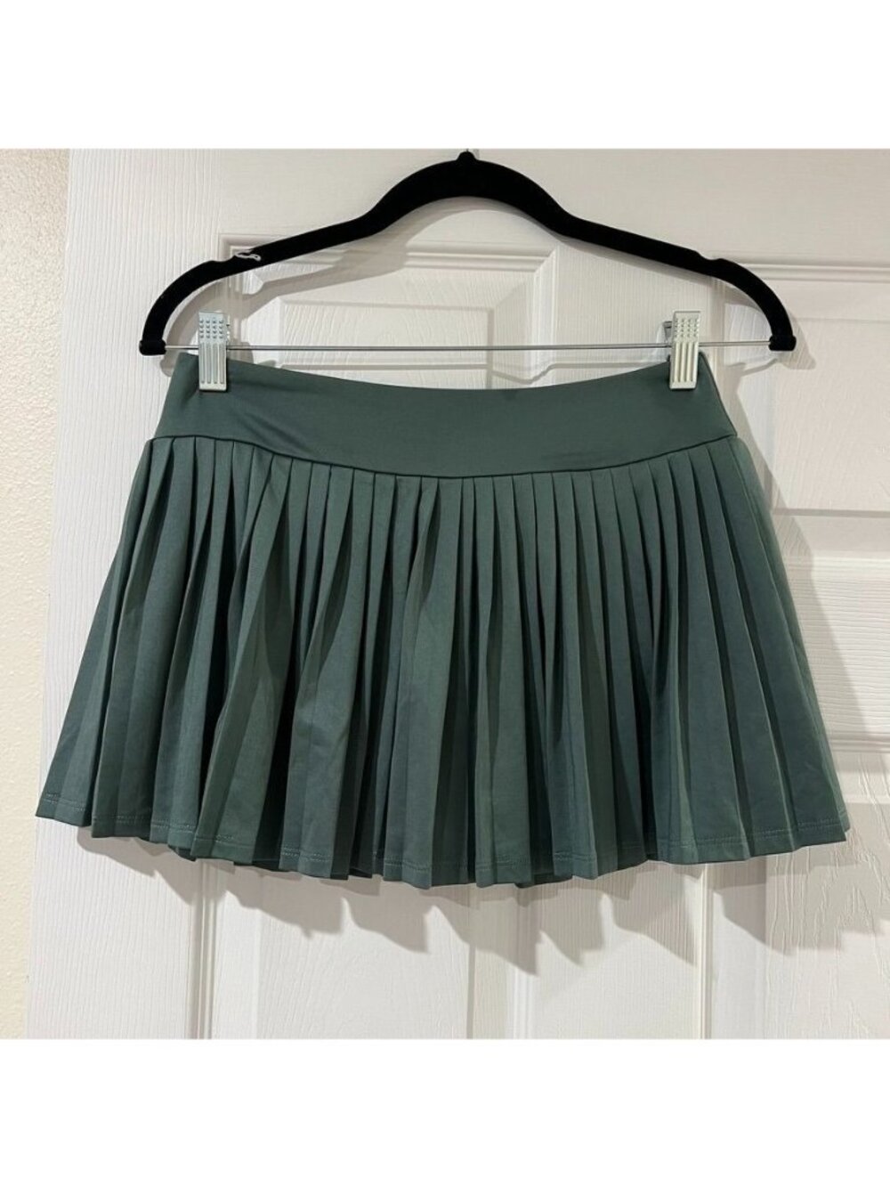 Green Pleated Mini Skort Size Small NWOT